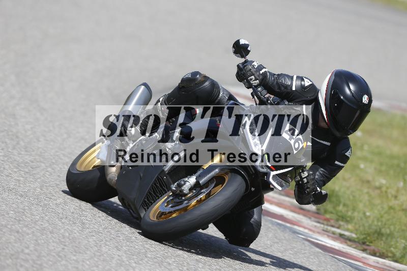 /Archiv-2025/09 22.04.2025 Cornu Master School ADR/rot-rouge/34